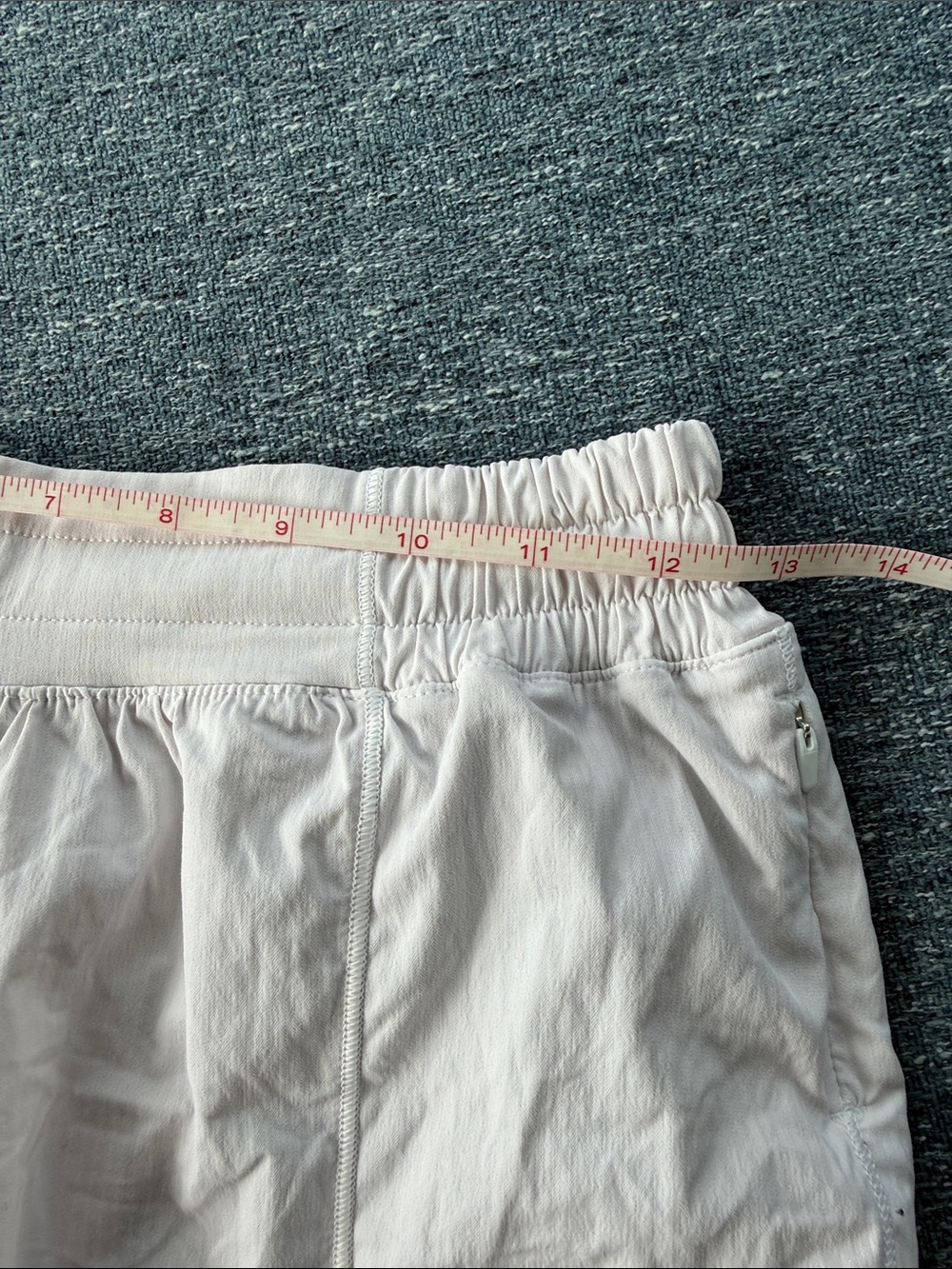 Lululemon Hotty Hot 4” White Lined Shorts – Size 6 - Picture 5 of 7